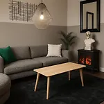 Sunny Stay In Top Floor Room
